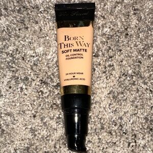 Too Faced Born This Way Soft Matte Foundation - Creamy Tan